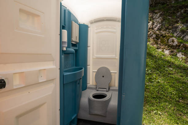 Best Porta potty delivery and setup  in Lenexa, KS